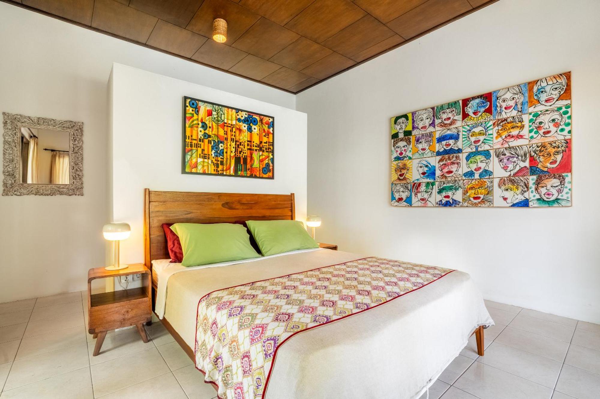 Amaro Villa *